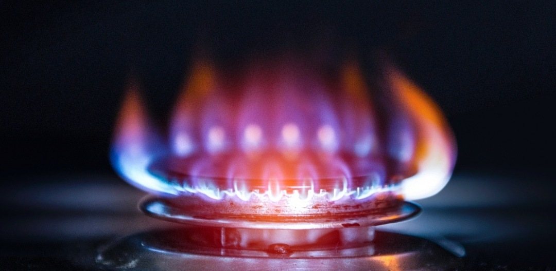 Fogo ligado: as automações da Meta atendem mesmo fora do horário.